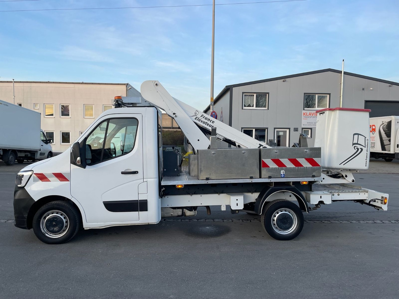 Renault Master VB Hubsteiger/FRANCE-ELEVATEUR/12m/817h - Truck mounted aerial platform: picture 4 Renault Master VB Hubsteiger/FRANCE-ELEVATEUR/12m/817h - Truck mounted aerial platform: picture 4