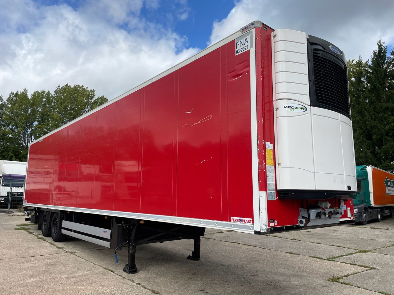 Schmitz Cargobull SCB*S2 CARRIER/VECTOR-1550/LBW/BÄR/3059h/13,4m - Refrigerator semi-trailer: picture 1 Schmitz Cargobull SCB*S2 CARRIER/VECTOR-1550/LBW/BÄR/3059h/13,4m - Refrigerator semi-trailer: picture 1