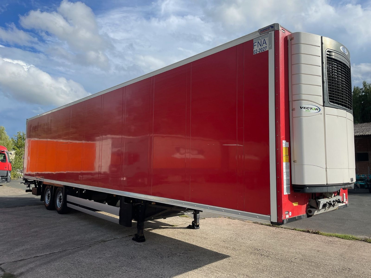Schmitz Cargobull SCB*S2 CARRIER/VECTOR-1550/LBW/BÄR/3094h/13,4m - Refrigerator semi-trailer: picture 1 Schmitz Cargobull SCB*S2 CARRIER/VECTOR-1550/LBW/BÄR/3094h/13,4m - Refrigerator semi-trailer: picture 1