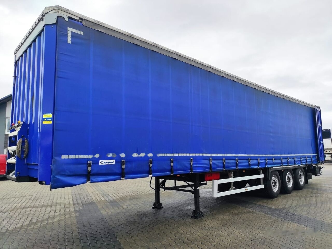 Krone - Curtainsider semi-trailer: picture 1 Krone - Curtainsider semi-trailer: picture 1