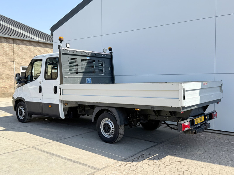 Iveco Daily 35S16 2.3 Automaat Dubbele Cabine Open laadbak Pritsche Pick up Trekhaak 3.5t Climate Control 7 Zitplaatsen Standkachel - Flatbed van, Combi van: picture 2 Iveco Daily 35S16 2.3 Automaat Dubbele Cabine Open laadbak Pritsche Pick up Trekhaak 3.5t Climate Control 7 Zitplaatsen Standkachel - Flatbed van, Combi van: picture 2