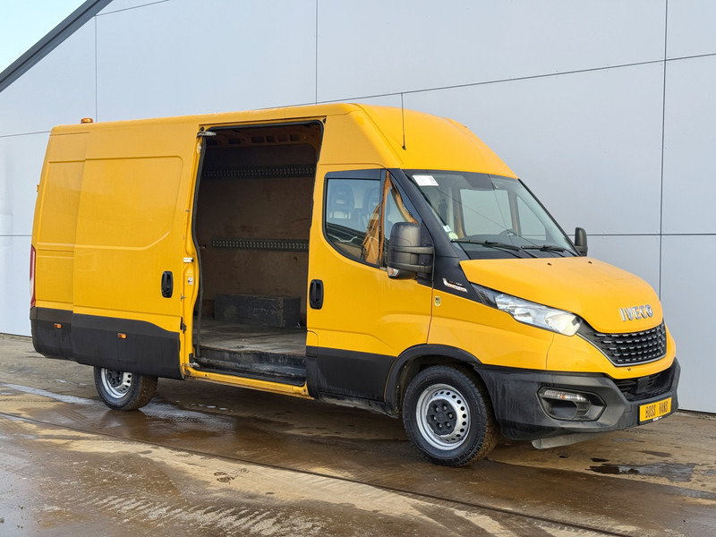 Iveco Daily 35S16 2.3 Automaat L2H2 Oprijplaat Trekhaak Climate Control Cruise Control Lucht Geveerde Stoel - Panel van: picture 5 Iveco Daily 35S16 2.3 Automaat L2H2 Oprijplaat Trekhaak Climate Control Cruise Control Lucht Geveerde Stoel - Panel van: picture 5