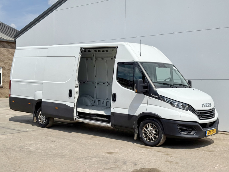 Iveco Daily 35S18 3.0 Automaat L3H2 3.0L Airco Cruise Control LED Lucht Geveerde Bestuurdersstoel - Panel van: picture 5 Iveco Daily 35S18 3.0 Automaat L3H2 3.0L Airco Cruise Control LED Lucht Geveerde Bestuurdersstoel - Panel van: picture 5
