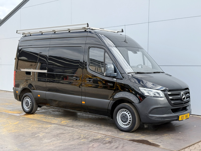Mercedes-Benz Sprinter 211 2.0 CDI L2H2 Automaat L2H2 Imperiaal LED Climate Control Cruise Control 360° View Camera Parkeersensoren voor achter - Small van: picture 4 Mercedes-Benz Sprinter 211 2.0 CDI L2H2 Automaat L2H2 Imperiaal LED Climate Control Cruise Control 360° View Camera Parkeersensoren voor achter - Small van: picture 4