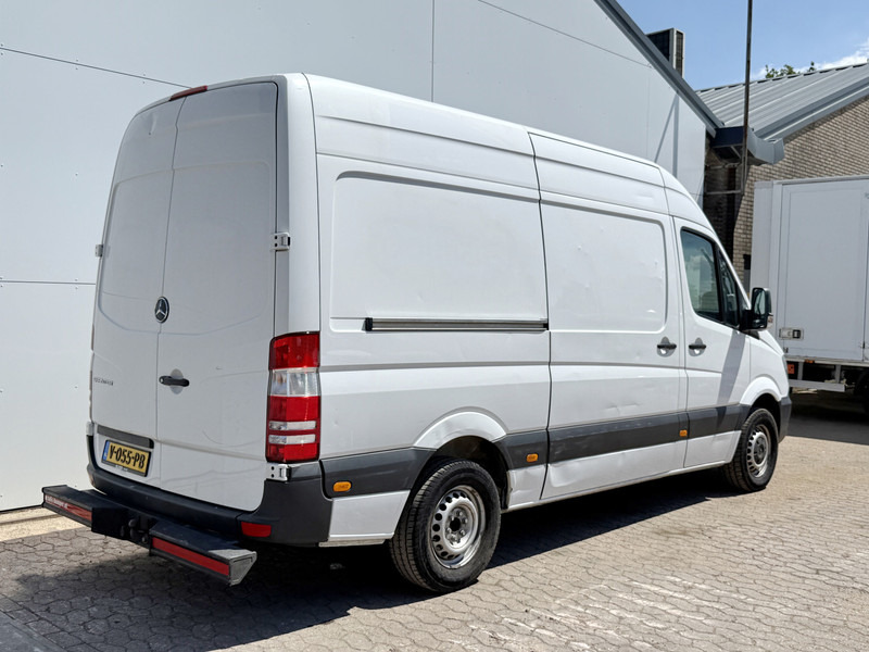 Mercedes-Benz Sprinter 211 2.2 CDI Automaat L2H2 Climate Control Trekhaak Navigatie - Small van: picture 3 Mercedes-Benz Sprinter 211 2.2 CDI Automaat L2H2 Climate Control Trekhaak Navigatie - Small van: picture 3