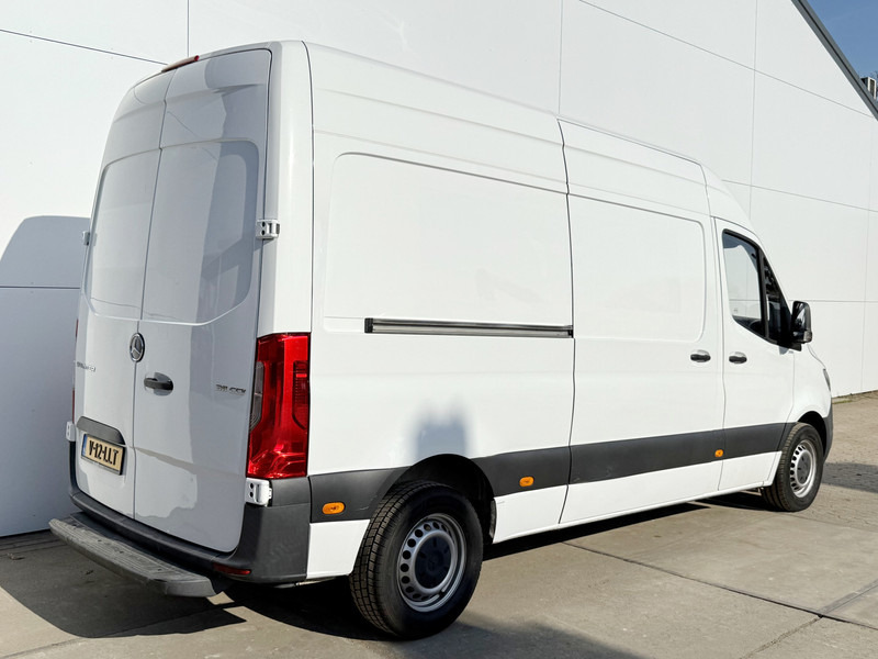 Mercedes-Benz Sprinter 311 L2H2 Airco Climate Control Cruise Control Euro 6 - Small van: picture 3 Mercedes-Benz Sprinter 311 L2H2 Airco Climate Control Cruise Control Euro 6 - Small van: picture 3