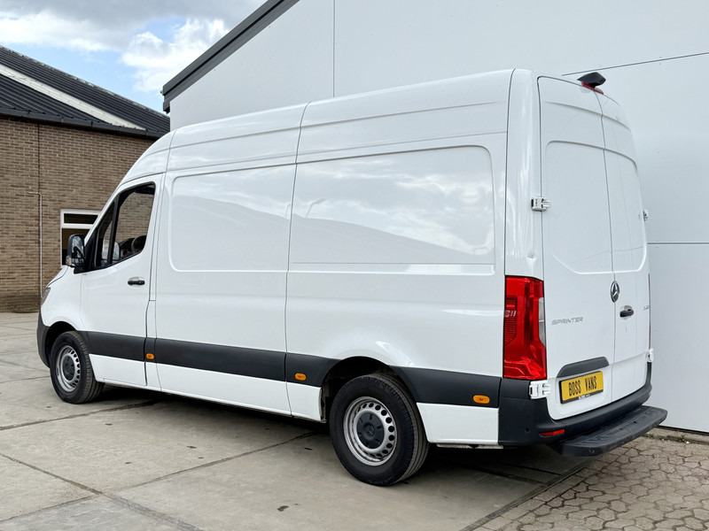 Mercedes-Benz Sprinter 315 1.9 CDI L2H2 Climate Control Cruise Control Carplay Camera Parkeersensoren voor achter - Panel van: picture 2 Mercedes-Benz Sprinter 315 1.9 CDI L2H2 Climate Control Cruise Control Carplay Camera Parkeersensoren voor achter - Panel van: picture 2