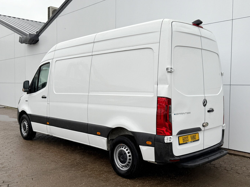 Mercedes-Benz eSprinter 312 ALL-IN PRIJS L2H2 55kWh 168km WLTP 80kw Snelladen Climate Control Camera Stoelverwarming Laadkabel - Panel van, Electric van: picture 2 Mercedes-Benz eSprinter 312 ALL-IN PRIJS L2H2 55kWh 168km WLTP 80kw Snelladen Climate Control Camera Stoelverwarming Laadkabel - Panel van, Electric van: picture 2