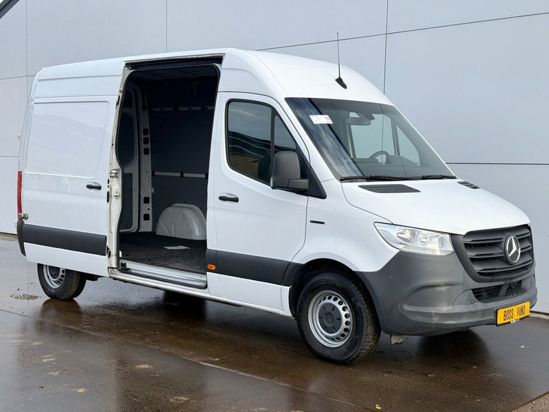 Mercedes-Benz eSprinter 312 ALL-IN PRIJS L2H2 55kWh 168km WLTP 80kw Snelladen Climate Control Camera Stoelverwarming Laadkabel - Panel van, Electric van: picture 5 Mercedes-Benz eSprinter 312 ALL-IN PRIJS L2H2 55kWh 168km WLTP 80kw Snelladen Climate Control Camera Stoelverwarming Laadkabel - Panel van, Electric van: picture 5