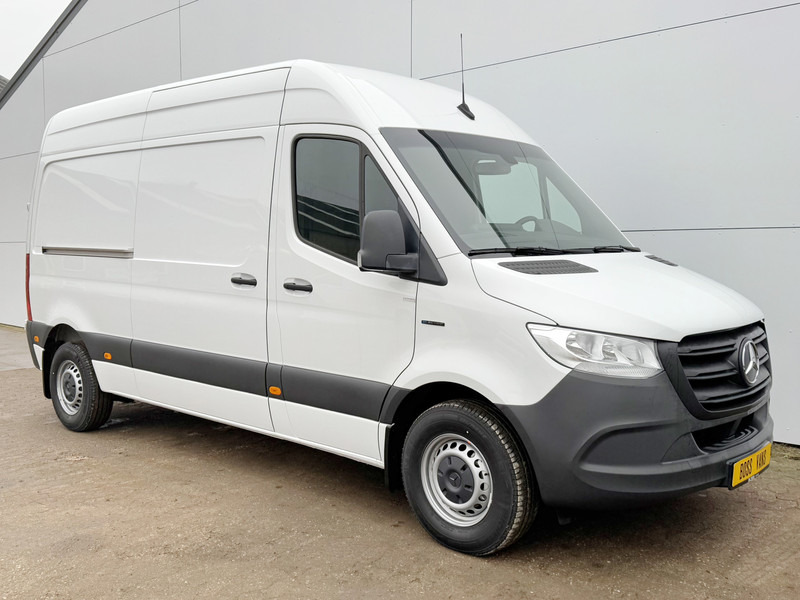Mercedes-Benz eSprinter 312 L2H2 55kWh AIRCO 168km Actieradius Binnen 30 Minuten VOL Snellader - Panel van, Electric van: picture 4 Mercedes-Benz eSprinter 312 L2H2 55kWh AIRCO 168km Actieradius Binnen 30 Minuten VOL Snellader - Panel van, Electric van: picture 4