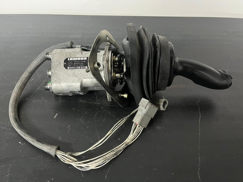 Liebherr 10118561 -001 9944515 Pilot Control Unit / Joystick - Hydraulics: picture 2 Liebherr 10118561 -001 9944515 Pilot Control Unit / Joystick - Hydraulics: picture 2