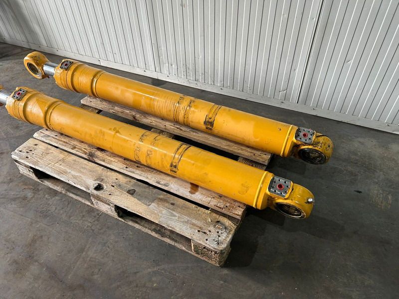 Liebherr R914B / A904C Li / LH24 M / LH26 M / A914 Li / A914B Li / R914 / R904C / LH26 EC - Hydraulic cylinder: picture 3 Liebherr R914B / A904C Li / LH24 M / LH26 M / A914 Li / A914B Li / R914 / R904C / LH26 EC - Hydraulic cylinder: picture 3