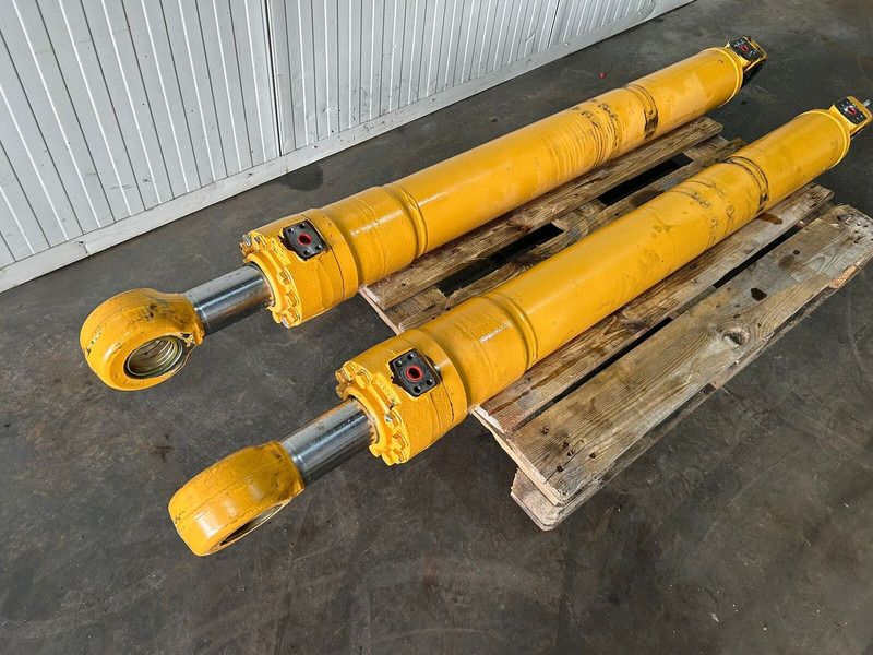 Liebherr R914B / A904C Li / LH24 M / LH26 M / A914 Li / A914B Li / R914 / R904C / LH26 EC - Hydraulic cylinder: picture 2 Liebherr R914B / A904C Li / LH24 M / LH26 M / A914 Li / A914B Li / R914 / R904C / LH26 EC - Hydraulic cylinder: picture 2