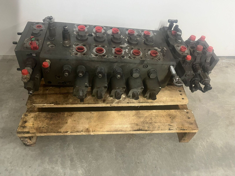 Liebherr Control Block - Spare parts: picture 1 Liebherr Control Block - Spare parts: picture 1