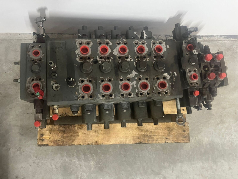 Liebherr Control Block - Spare parts: picture 2 Liebherr Control Block - Spare parts: picture 2