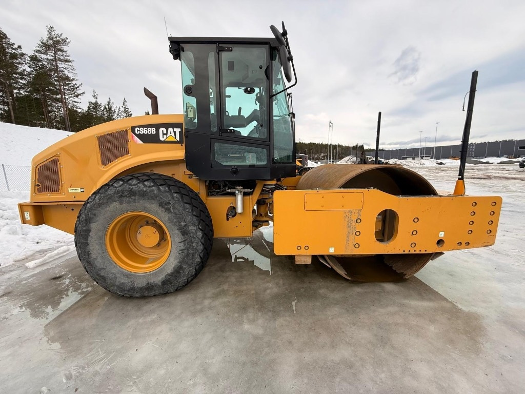 CAT CS 68 B - Compactor: picture 1 CAT CS 68 B - Compactor: picture 1
