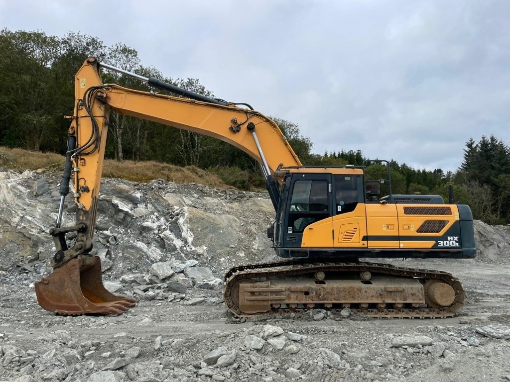Hyundai HX 300 L - Crawler excavator: picture 1 Hyundai HX 300 L - Crawler excavator: picture 1
