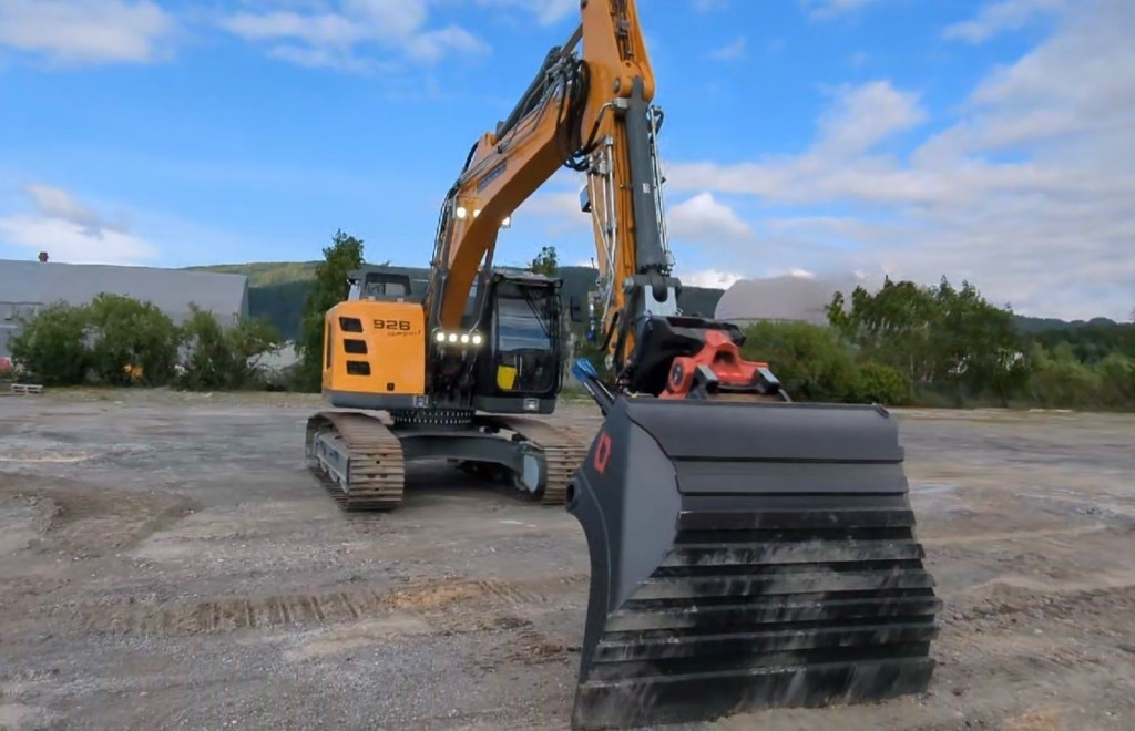 Liebherr R926 Compact LC - Crawler excavator: picture 3 Liebherr R926 Compact LC - Crawler excavator: picture 3