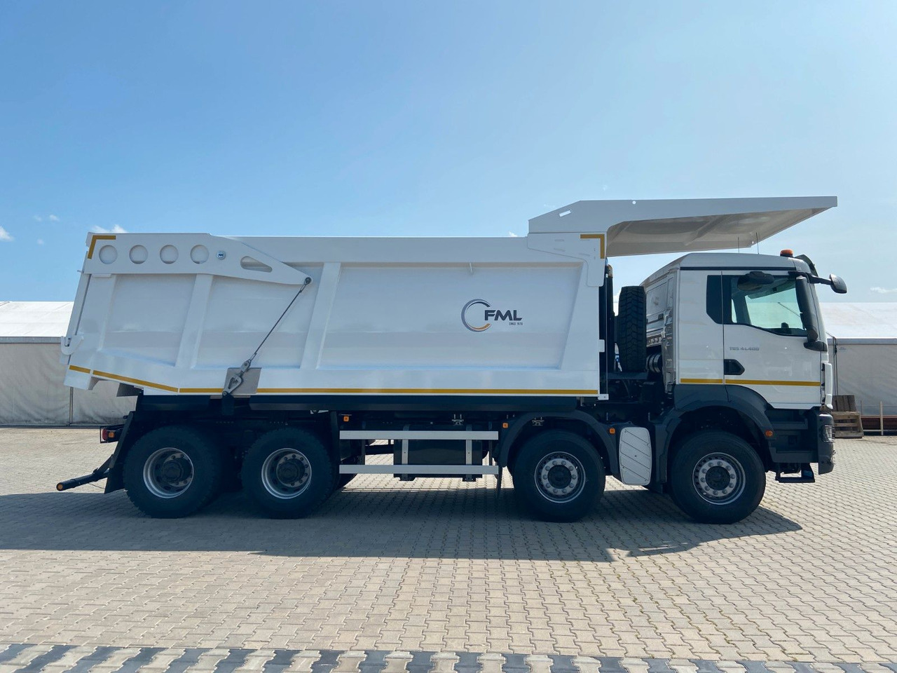 MAN TGS 44.400 8x4 EURO2 FML MINE KIPPER 23M3 MAN TGS 44.400 8x4 EURO2 FML MINE KIPPER 23M3 - Tipper: picture 4 MAN TGS 44.400 8x4 EURO2 FML MINE KIPPER 23M3 MAN TGS 44.400 8x4 EURO2 FML MINE KIPPER 23M3 - Tipper: picture 4