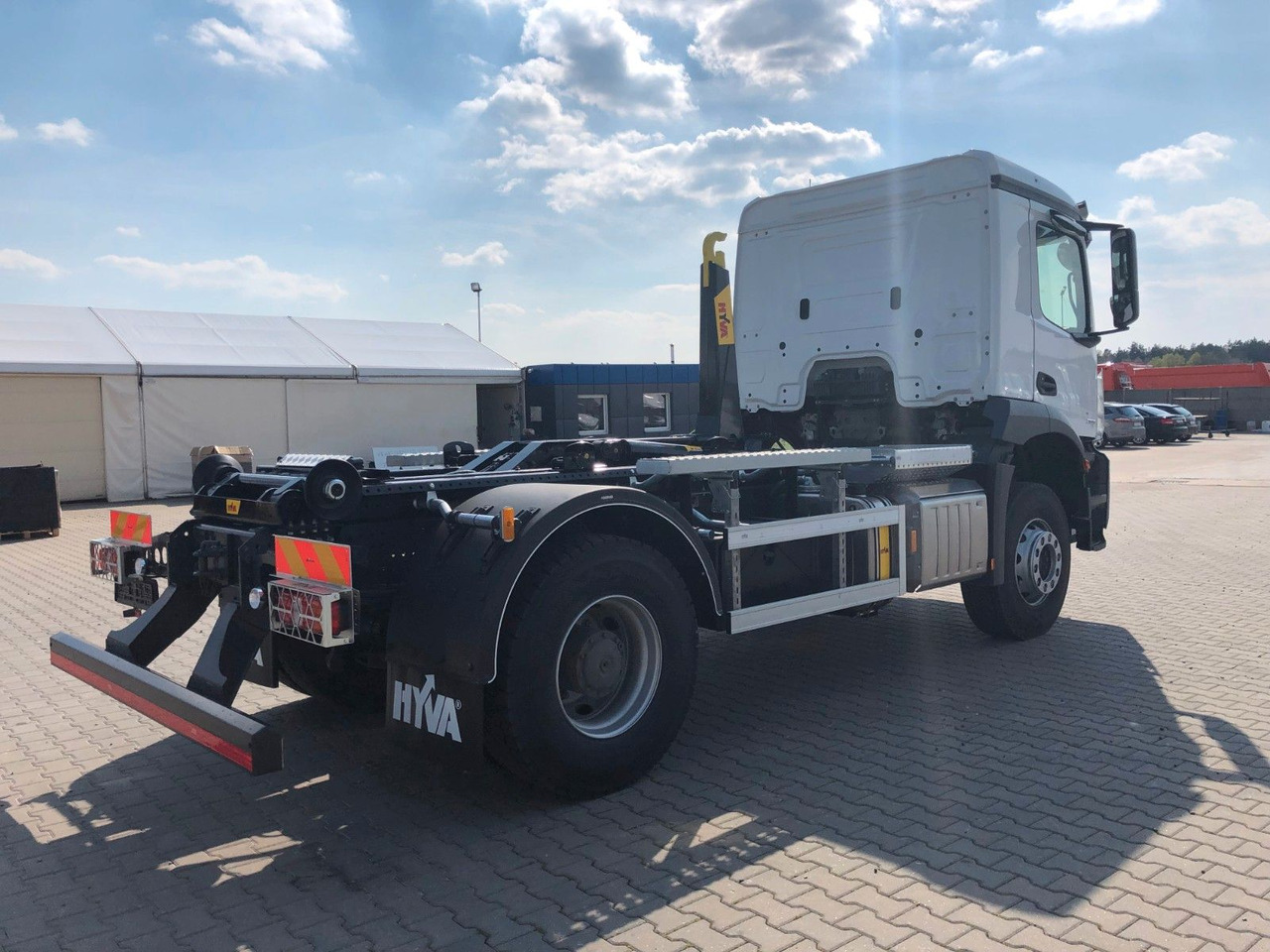 Mercedes-Benz AROCS 2136 Abrollkipper HYVA HKS-12-37-S - Hook lift truck: picture 5 Mercedes-Benz AROCS 2136 Abrollkipper HYVA HKS-12-37-S - Hook lift truck: picture 5