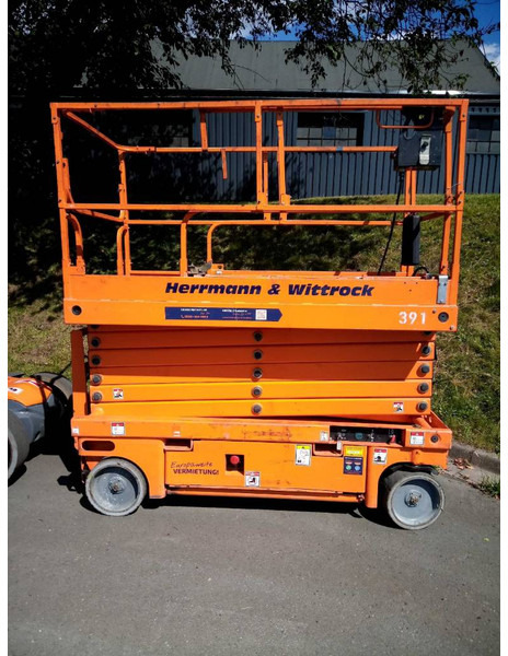 Haulotte Compact 14 - Scissor lift: picture 1 Haulotte Compact 14 - Scissor lift: picture 1