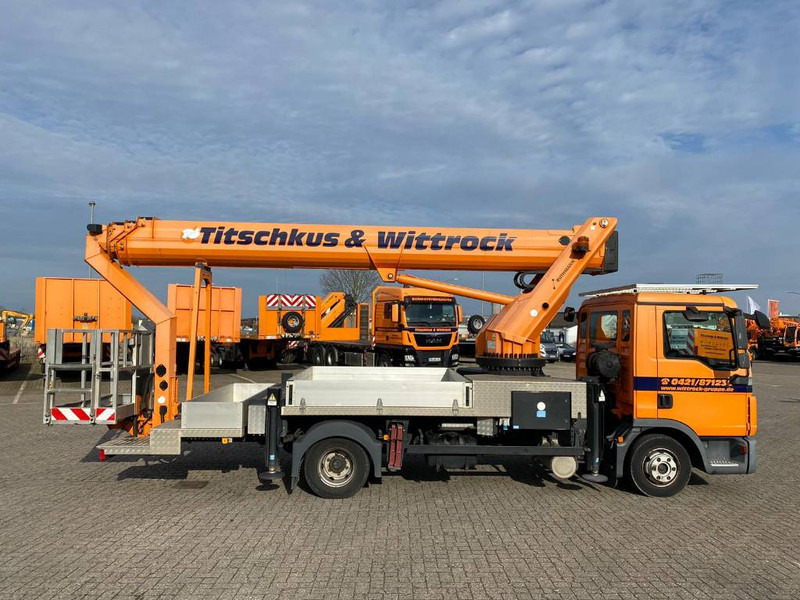 Ruthmann T 330 - Truck mounted aerial platform: picture 3 Ruthmann T 330 - Truck mounted aerial platform: picture 3