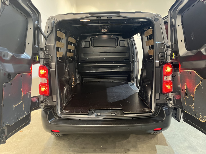 Citroën Jumpy 2.0 BlueHDI L2 120 PK / Euro 6 / Airco / Cruise Control / CarPlay / PDC / Navigatie / 3-Zits - Small van: picture 5 Citroën Jumpy 2.0 BlueHDI L2 120 PK / Euro 6 / Airco / Cruise Control / CarPlay / PDC / Navigatie / 3-Zits - Small van: picture 5