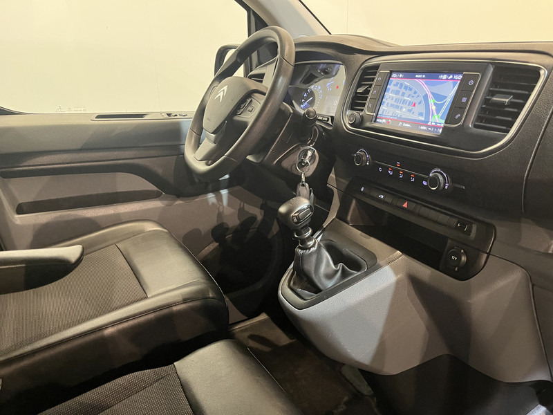 Citroën Jumpy 2.0 BlueHDI L2 120 PK / Euro 6 / Airco / Cruise Control / CarPlay / PDC / Navigatie / 3-Zits - Panel van: picture 3 Citroën Jumpy 2.0 BlueHDI L2 120 PK / Euro 6 / Airco / Cruise Control / CarPlay / PDC / Navigatie / 3-Zits - Panel van: picture 3