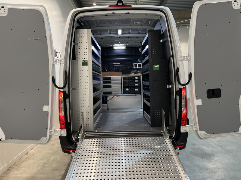 Mercedes-Benz Sprinter 311 CDI L2H2 RWD / Euro 6 / Servicebus / Bott inrichting / 220V / Airco / Oprijplaat / Compressor / CarPlay / Camera - Panel van: picture 3 Mercedes-Benz Sprinter 311 CDI L2H2 RWD / Euro 6 / Servicebus / Bott inrichting / 220V / Airco / Oprijplaat / Compressor / CarPlay / Camera - Panel van: picture 3