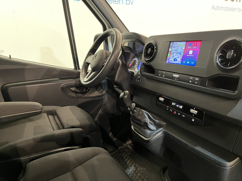 Mercedes-Benz Sprinter 315 CDI L3 RWD Open Laadbak / Euro 6 / Airco / MBUX / CarPlay / Navigatie / 3-Zits / 75.200 KM !! / BPM VRIJ !! - Flatbed van: picture 3 Mercedes-Benz Sprinter 315 CDI L3 RWD Open Laadbak / Euro 6 / Airco / MBUX / CarPlay / Navigatie / 3-Zits / 75.200 KM !! / BPM VRIJ !! - Flatbed van: picture 3