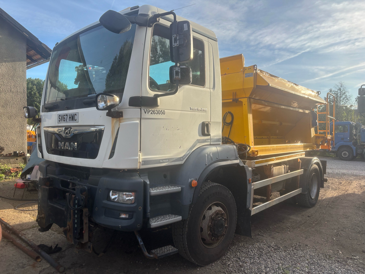 MAN TGM 18.290 4x4BB SPREADER/GRITTER/Plough - Snow removal vehicle: picture 3 MAN TGM 18.290 4x4BB SPREADER/GRITTER/Plough - Snow removal vehicle: picture 3