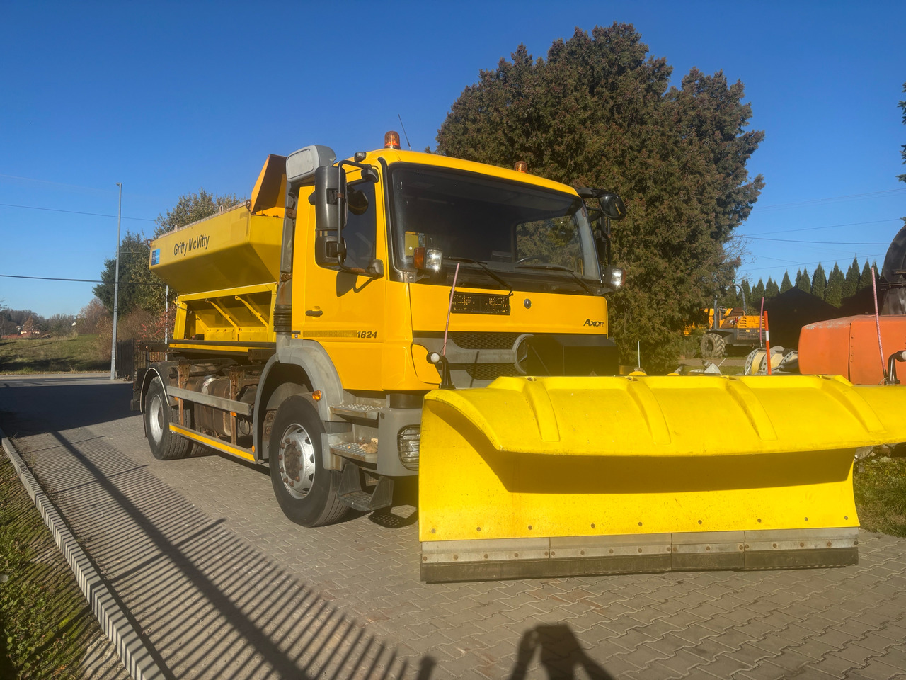 Mercedes AXOR 1824 4x2 Spreader/Gritter/Plough - Snow removal vehicle: picture 1 Mercedes AXOR 1824 4x2 Spreader/Gritter/Plough - Snow removal vehicle: picture 1