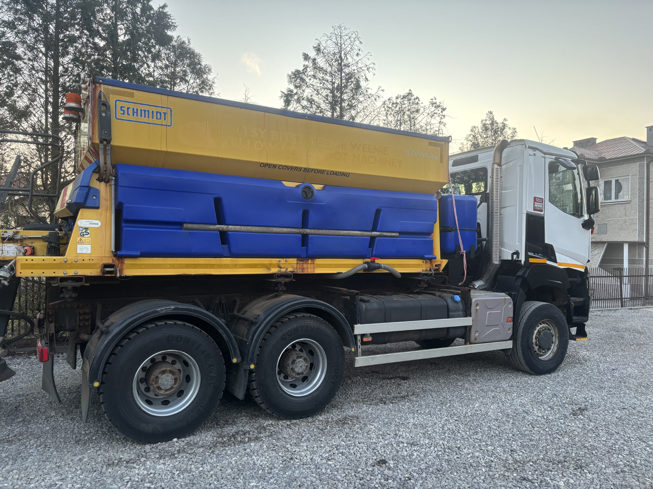 RENAULT K380 6x6 K380 6x6 SCHMIDT STRATOS III GRITTER/SPREADER PLOUGH - Snow removal vehicle: picture 3 RENAULT K380 6x6 K380 6x6 SCHMIDT STRATOS III GRITTER/SPREADER PLOUGH - Snow removal vehicle: picture 3