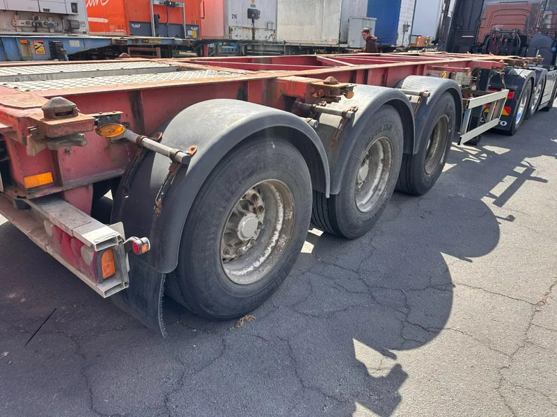 DESOT 3 x containerchassis 20-30ft - Container transporter/ Swap body semi-trailer: picture 3 DESOT 3 x containerchassis 20-30ft - Container transporter/ Swap body semi-trailer: picture 3