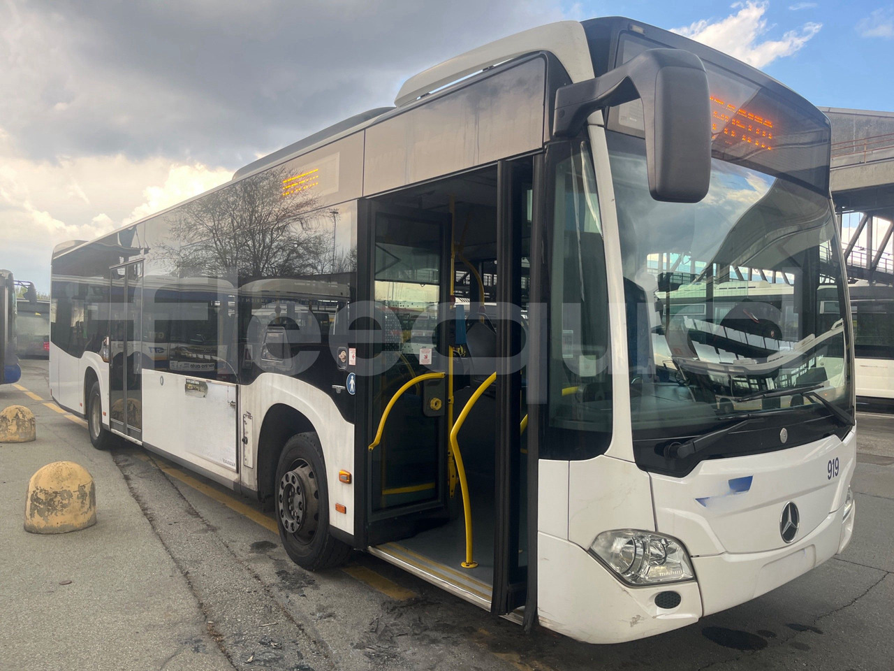 Mercedes-Benz Citaro - City bus: picture 1 Mercedes-Benz Citaro - City bus: picture 1