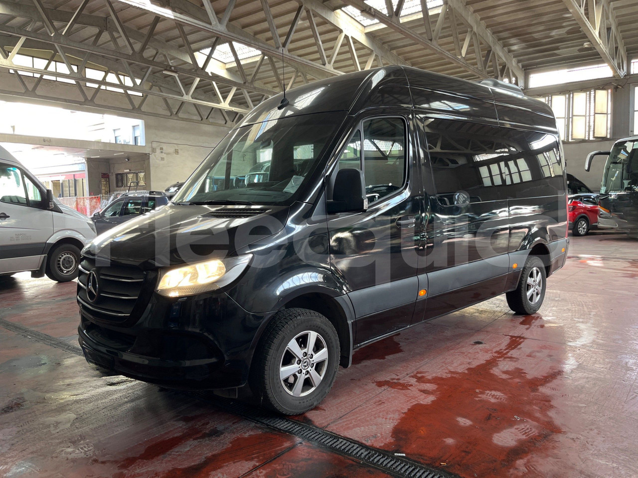 Mercedes-Benz Sprinter - Coach: picture 4 Mercedes-Benz Sprinter - Coach: picture 4