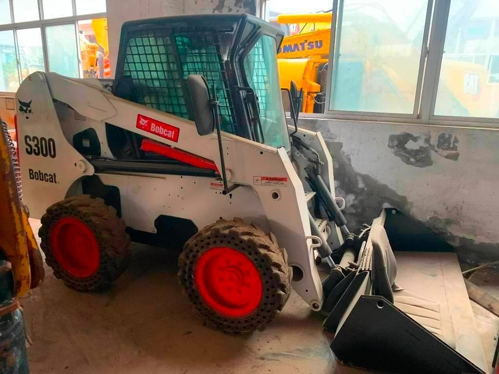 Bobcat S 300 - Skid steer loader: picture 5 Bobcat S 300 - Skid steer loader: picture 5