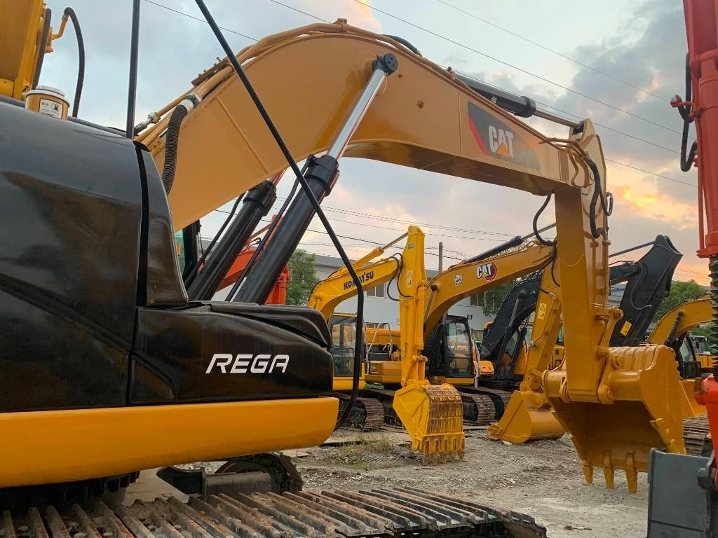 CAT 325 D - Crawler excavator: picture 2 CAT 325 D - Crawler excavator: picture 2