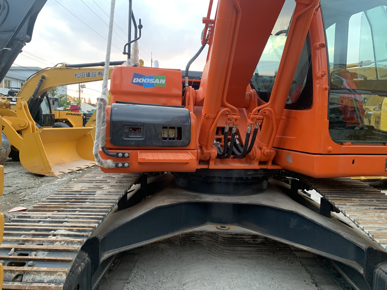 DOOSAN DX225LC - Wheel excavator: picture 4 DOOSAN DX225LC - Wheel excavator: picture 4