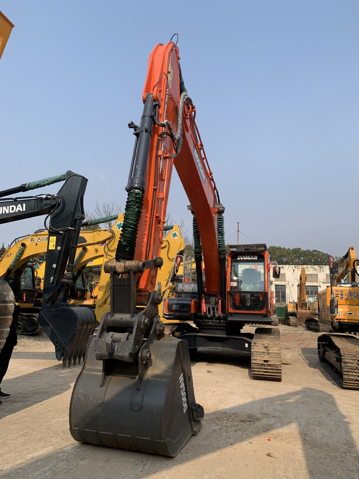 DOOSAN DX300LC-9C - Wheel excavator: picture 1 DOOSAN DX300LC-9C - Wheel excavator: picture 1