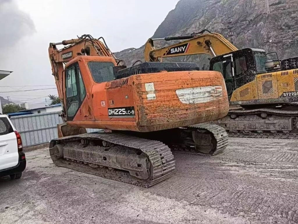 Doosan DX 225 DH225LC-9 DX 225 DH225LC-9 - Crawler excavator: picture 3 Doosan DX 225 DH225LC-9 DX 225 DH225LC-9 - Crawler excavator: picture 3