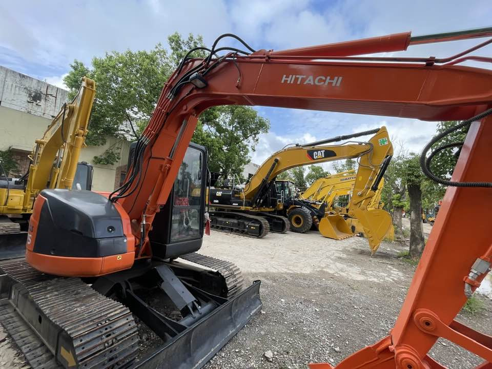 Hitachi Zaxis 75 (ZX75US-7) - Mini excavator: picture 1 Hitachi Zaxis 75 (ZX75US-7) - Mini excavator: picture 1
