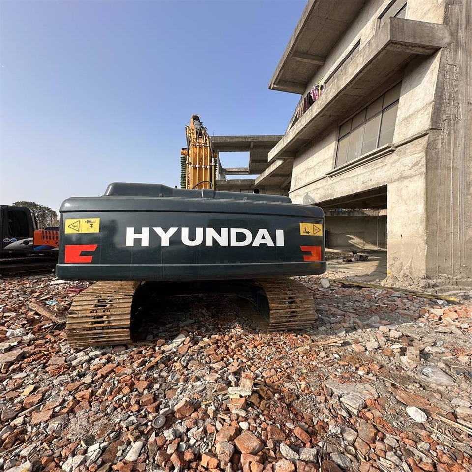Hyundai 220LC-9S - Crawler excavator: picture 4 Hyundai 220LC-9S - Crawler excavator: picture 4