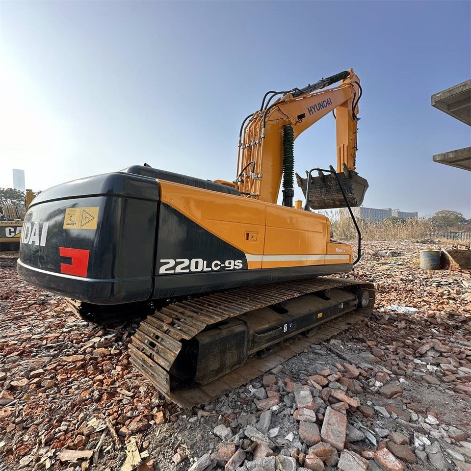 Hyundai 220LC-9S - Crawler excavator: picture 3 Hyundai 220LC-9S - Crawler excavator: picture 3
