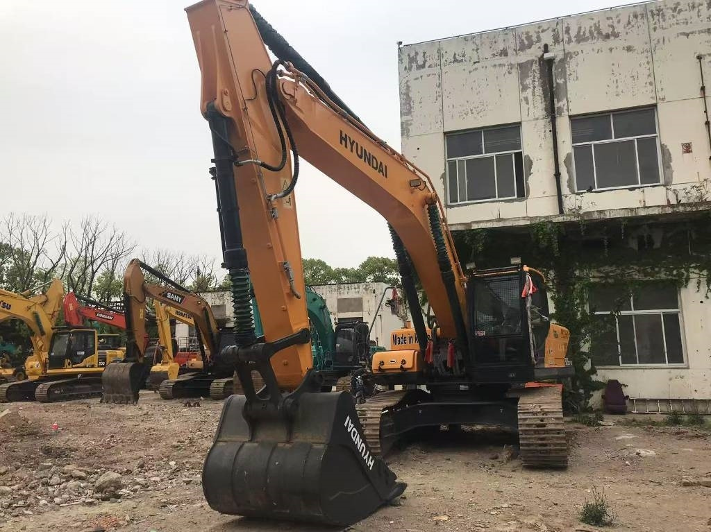 Hyundai 305LC-9S - Crawler excavator: picture 3 Hyundai 305LC-9S - Crawler excavator: picture 3