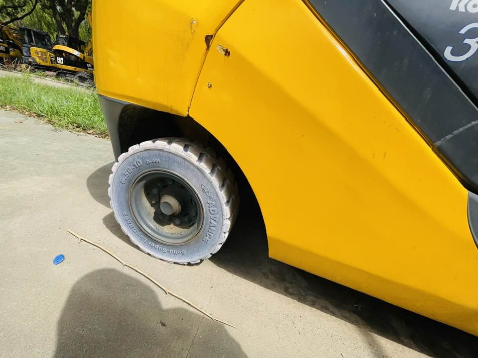 Komatsu 30 series - LPG forklift: picture 2 Komatsu 30 series - LPG forklift: picture 2