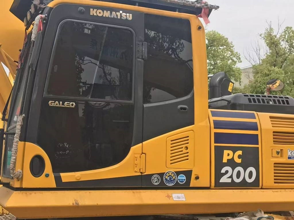 Komatsu PC 200-8 - Crawler excavator: picture 3 Komatsu PC 200-8 - Crawler excavator: picture 3