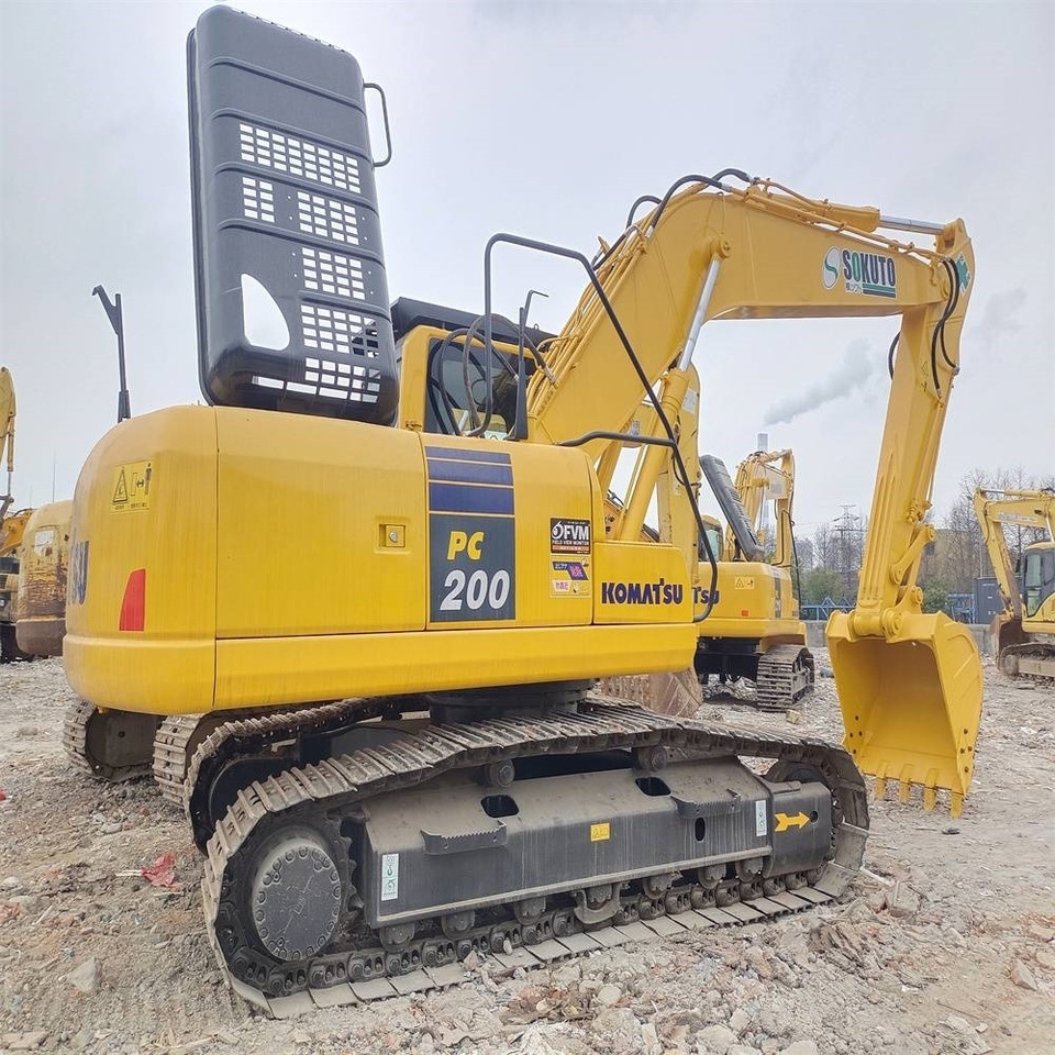 Komatsu PC 200 - Crawler excavator: picture 1 Komatsu PC 200 - Crawler excavator: picture 1