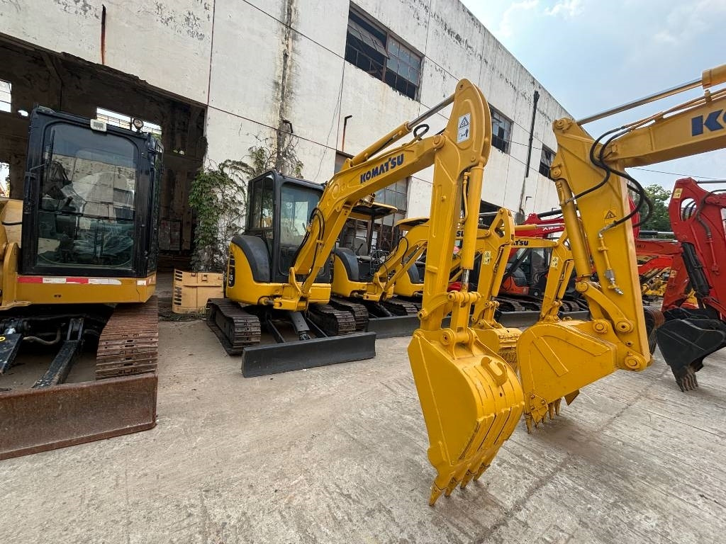 Komatsu PC35MR - Mini excavator: picture 3 Komatsu PC35MR - Mini excavator: picture 3