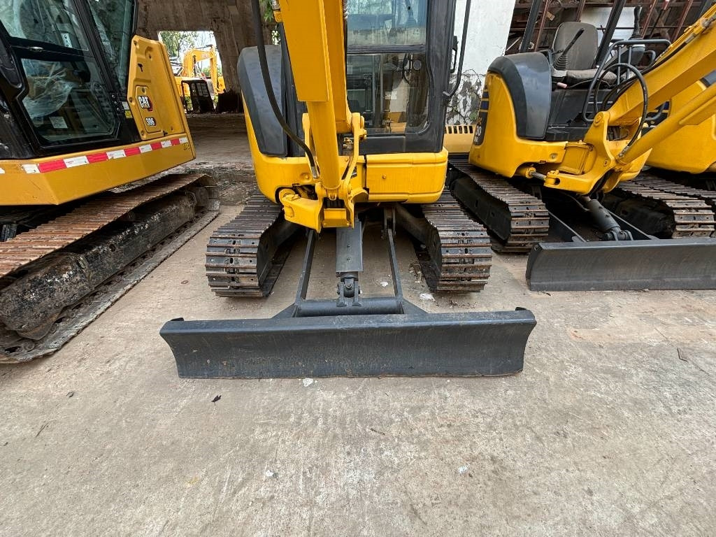 Komatsu PC35MR - Mini excavator: picture 2 Komatsu PC35MR - Mini excavator: picture 2